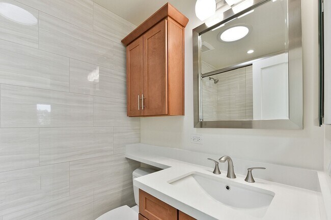 Guest Bath - 25 Bayo Vista Way