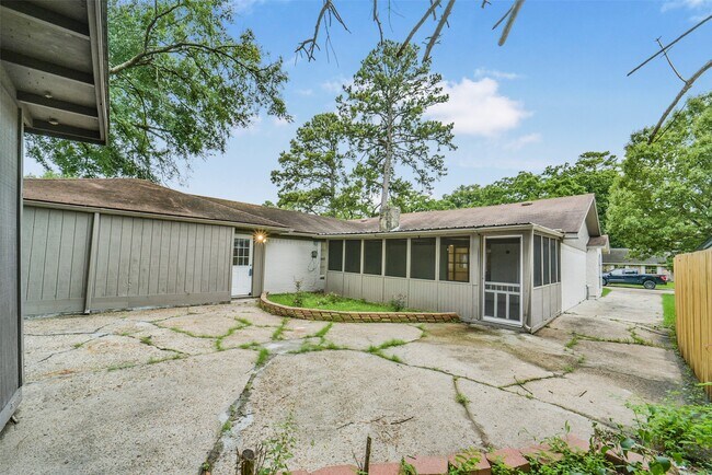 Building Photo - 23122 Whispering Willow Dr