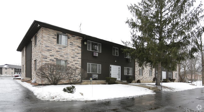 Building Photo - Forest Acres Apartments