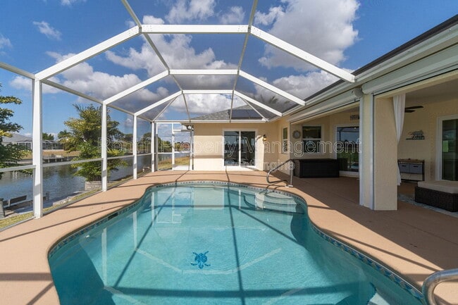 Building Photo - 304 NW 12th Ln