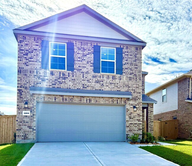 Building Photo - 32919 Silver Mdw Wy