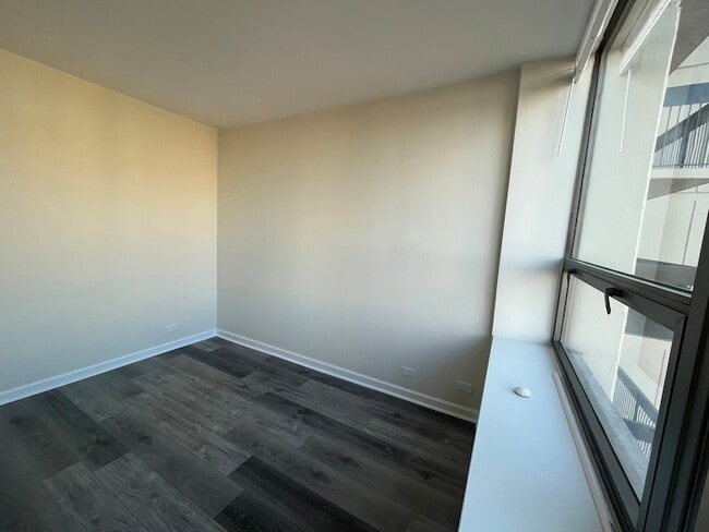 Building Photo - 1360 N Sandburg Terrace