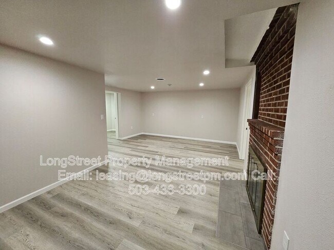 Building Photo - 8010 NE Prescott St