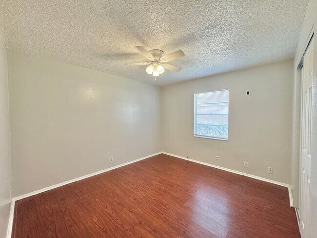 Building Photo - 5665 Struthers Ct