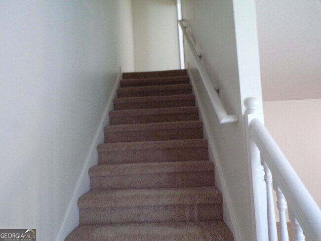 Building Photo - 1527 Paceville Ct NE