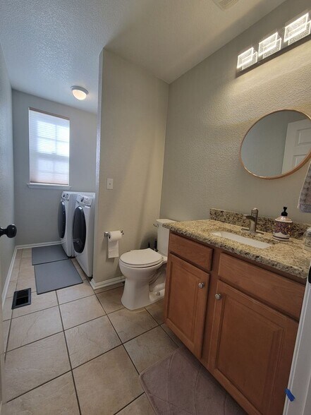 Building Photo - 11023 Meadowvale Cir