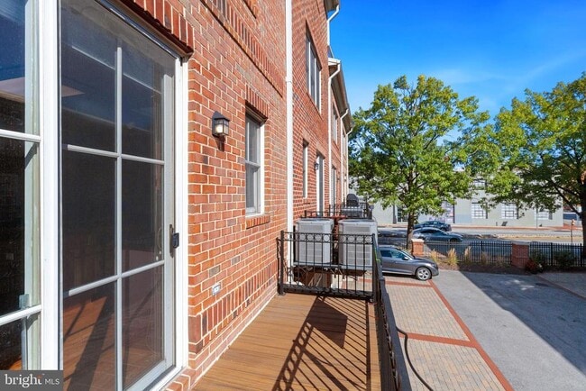 Building Photo - 2319 Boston St