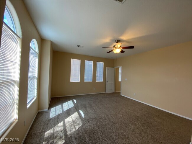 Building Photo - 744 Blue Barrel St