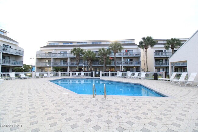 Building Photo - 17614 Front Beach Rd