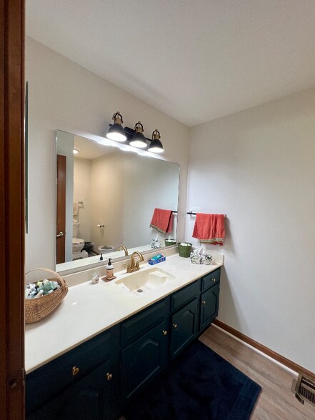 Building Photo - 254 Dominion Dr