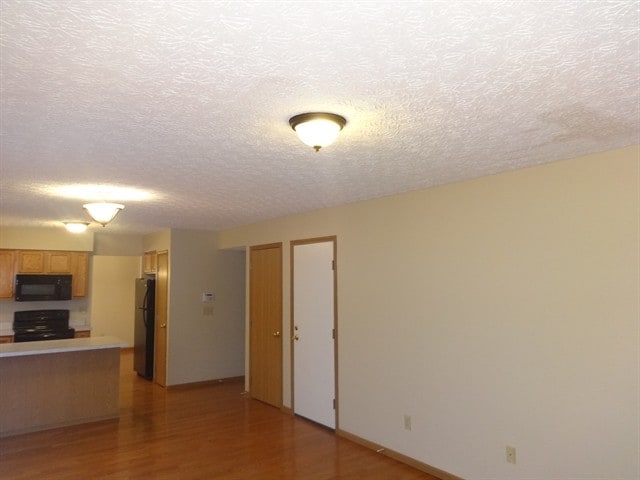 Building Photo - 4242 Honey Bee Ct