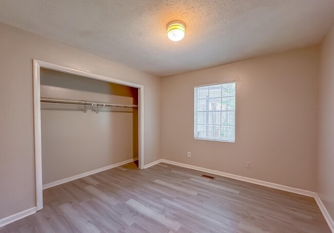 Building Photo - 1726 Hartsfield Rd