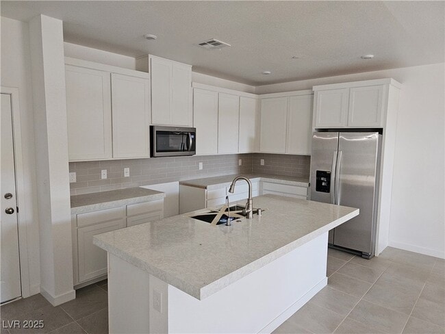 Building Photo - 187 Vanhoy Ave