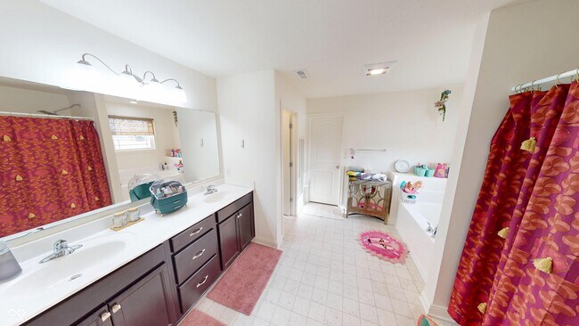 Building Photo - 6323 Burgin Dr