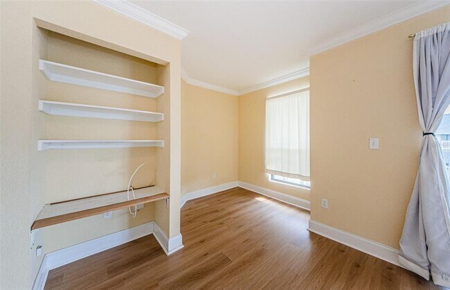Building Photo - 455 Alt 19