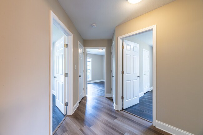 Building Photo - 637 Marston Ln