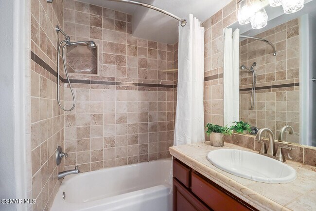 Building Photo - 2612 Yellowwood Dr