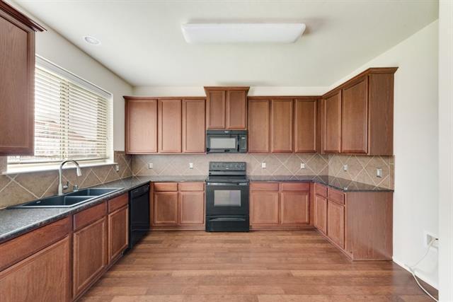 Building Photo - 1733 Oak Glen Dr