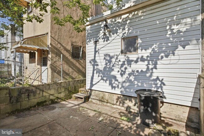 Building Photo - 1631 S Etting St