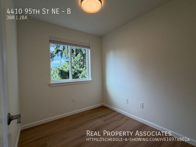Building Photo - 4410 95th St NE