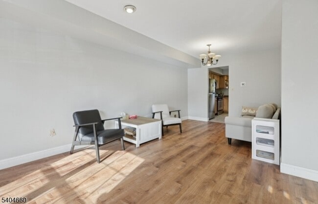 Building Photo - 360 Cotswold Pl