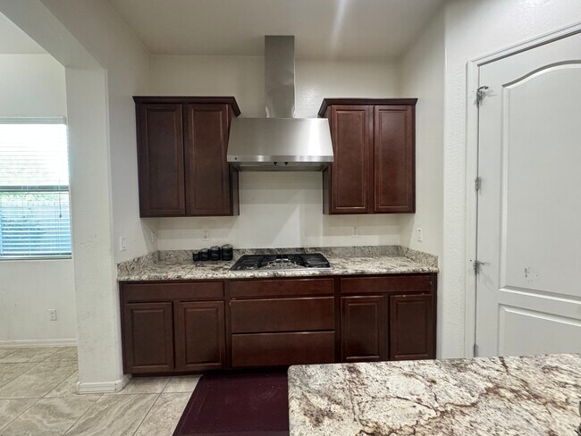 Building Photo - 4070 S Pearl Dr