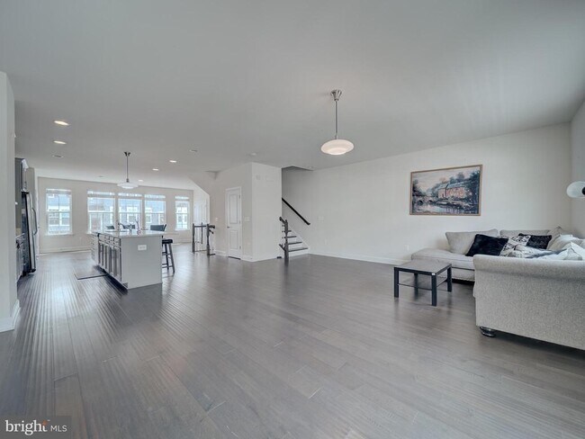 Building Photo - 8832 Englewood Farms Dr