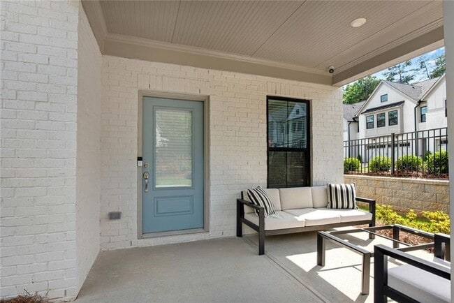 Building Photo - 400 Renwood Trl