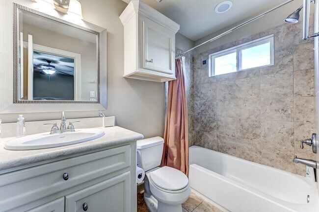 Building Photo - 1325 W 24th St