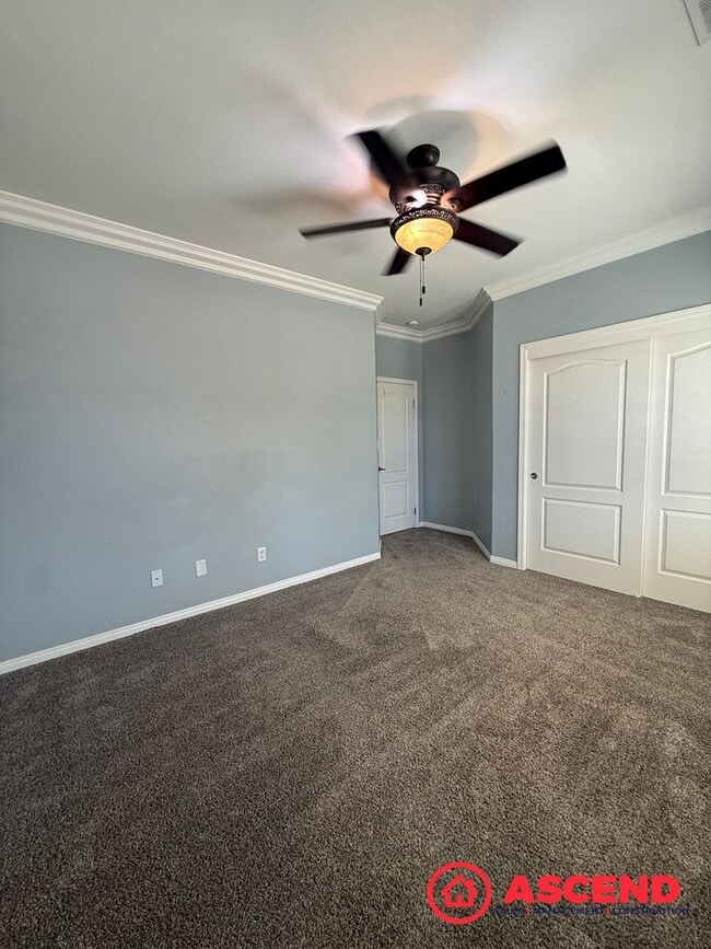 Building Photo - ** Move In Special! **Charming Home in Olive Dr Area!