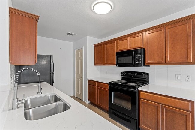 Building Photo - 11205 Burton St