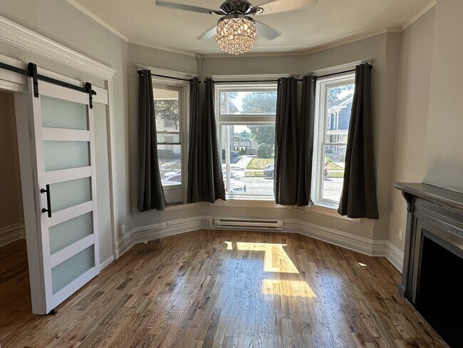 Building Photo - 271 Douglas Ave