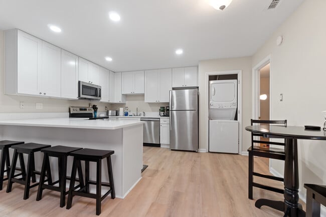 Building Photo - 1611 Ocean Bay Dr