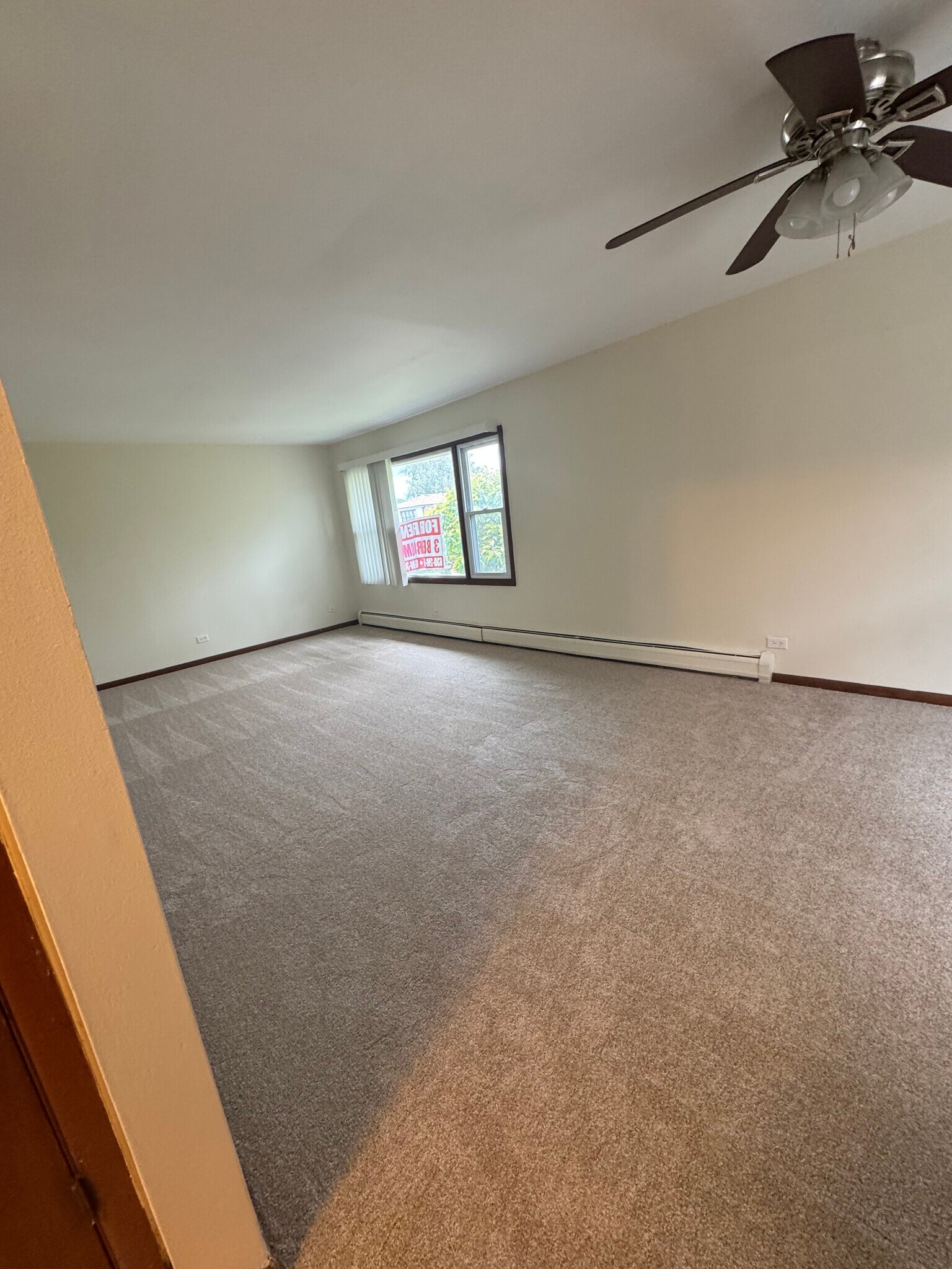Living Room - 1922 N 18th Ave