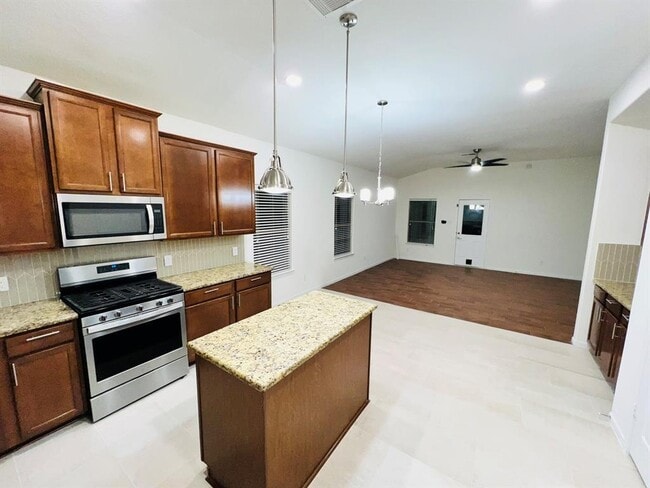 Building Photo - 23702 N Newport Bend