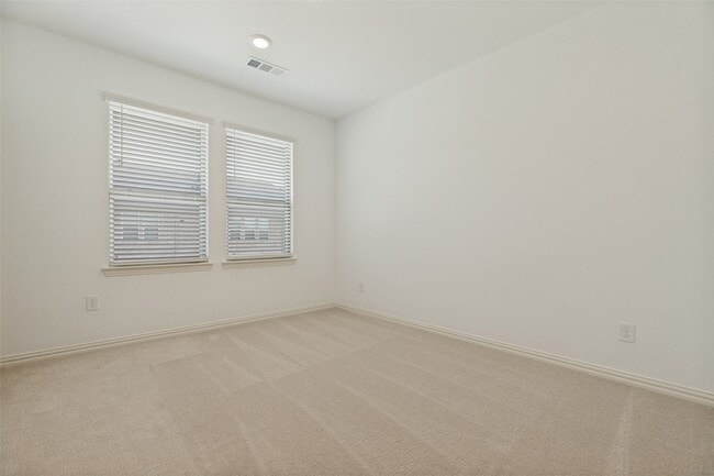 Building Photo - 4766 Lunker St