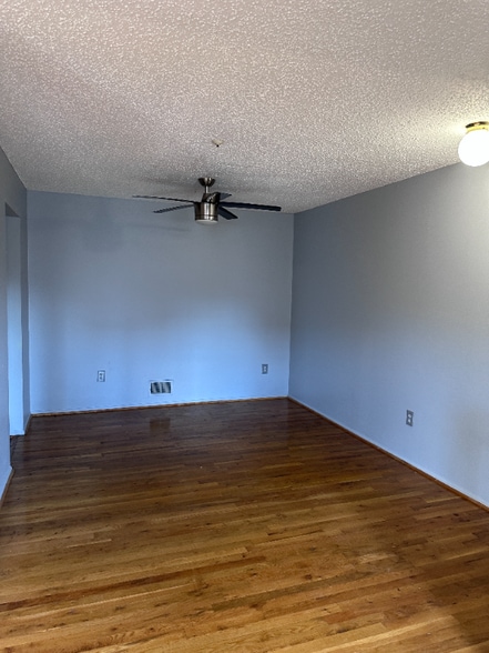 Building Photo - 212 Matthews Drive