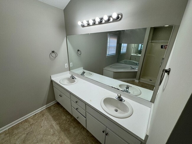 Building Photo - Renovated 3 Bedroom House Near Black Creek...