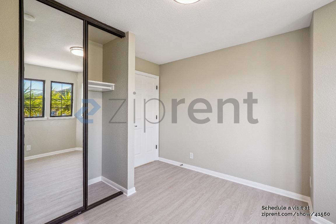 Building Photo - 225 Moana Pl