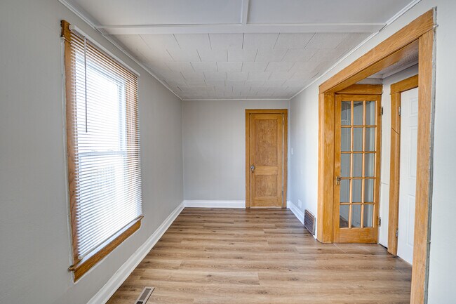 Building Photo - 407 Beach St