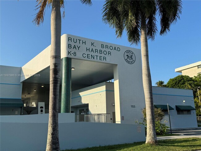 Building Photo - 9260 Bay Harbor Terrace