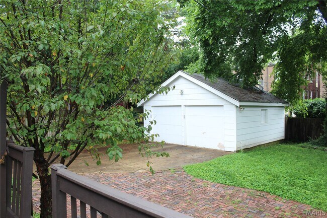 Building Photo - 1119 Sanford Ave