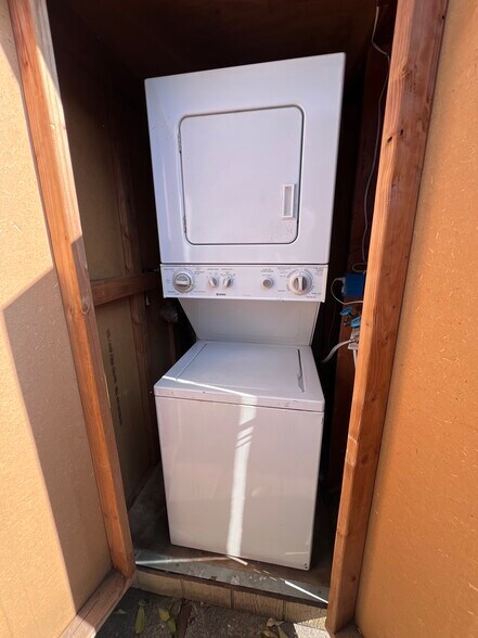 Building Photo - 29 Phylis Dr