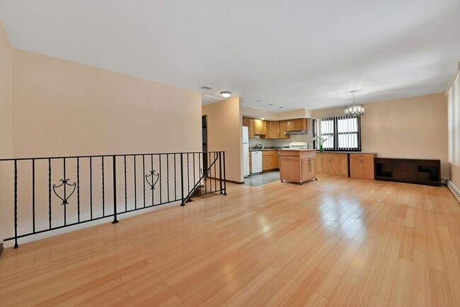 Building Photo - 27 Beech St