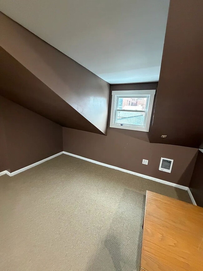 Building Photo - Charming 2BR South Side Home | Updated Kitchen w/ Dishwasher | Prime Pittsburgh Location