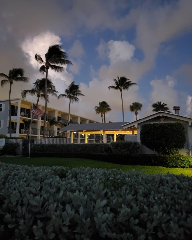 Building Photo - 150 N Ocean Blvd
