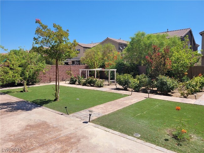 Building Photo - 10268 Cool Mist St