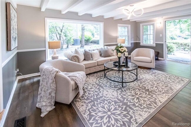 Building Photo - 1834 Fairview St