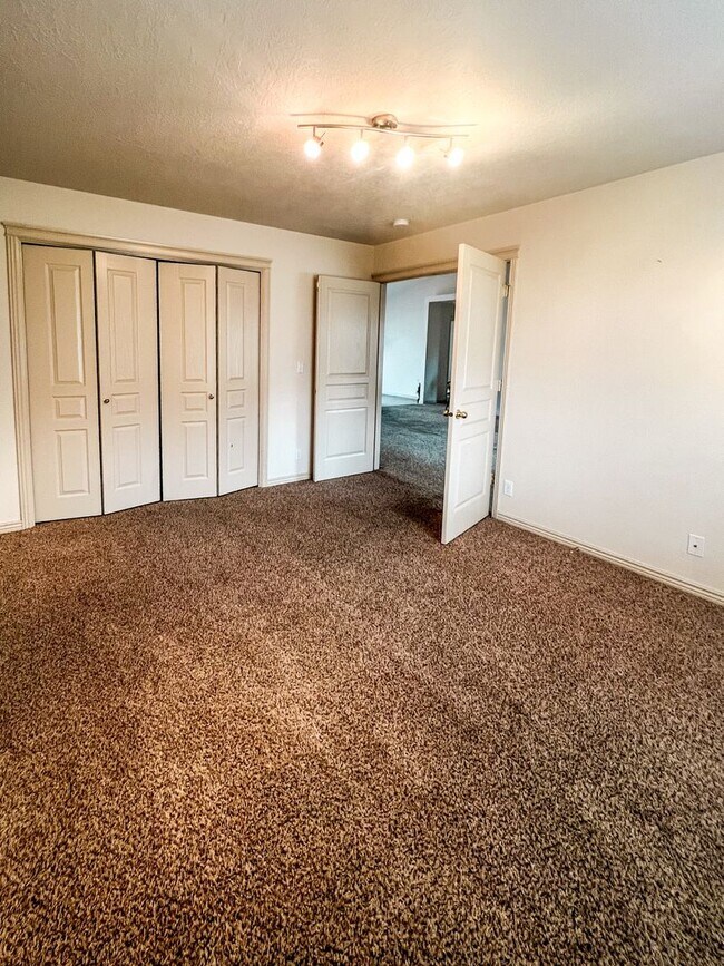 Building Photo - A Garden City Gem Near Parks, Dining & the Greenbelt