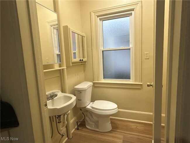 Building Photo - 510 Forest Ave